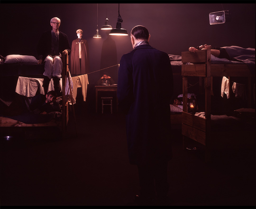 VATERBILDER | FATHERPICTURES - STAGED FAMILY PICTURES WITH SILICONE PUPPETS - Der Vertrag / The contract- 2004 ©  Burkhard von Harder