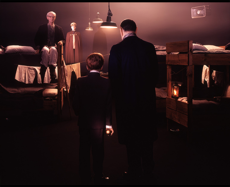 VATERBILDER | FATHERPICTURES - STAGED FAMILY PICTURES WITH SILICONE PUPPETS - Der Vertrag / The contract- 2004 ©  Burkhard von Harder
